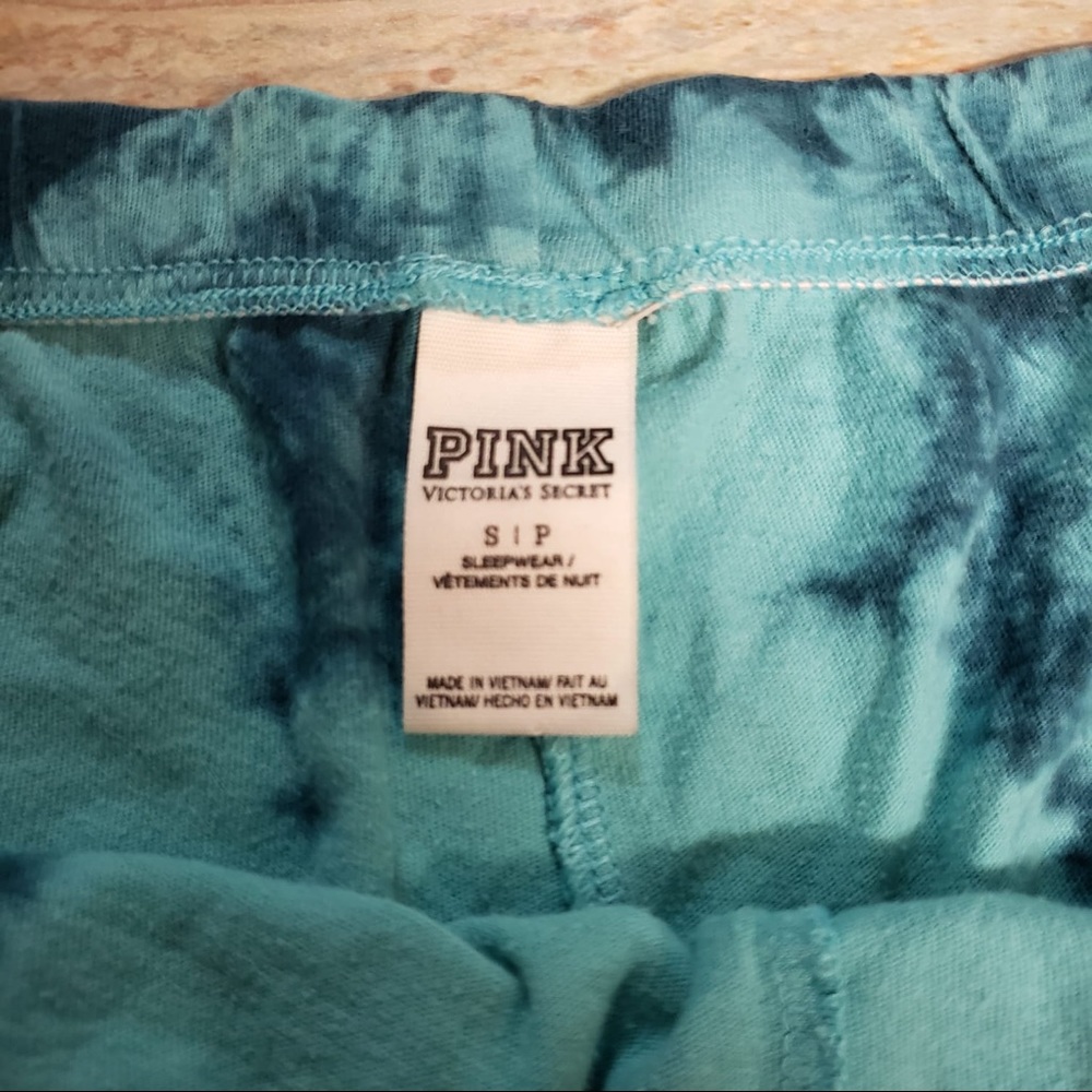 Pink VS tie dye shorts - Picture 4 of 6